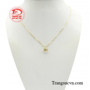 Dây chuyền trái tim thổn thức lấy cảm hứng từ hình ảnh trái tim mong manh dạt dào yêu thương của phái đẹp.