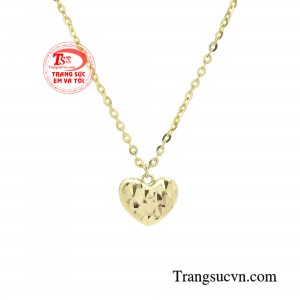 Đó không đơn thuần là một món quà, mà còn thể hiện sự ấm áp và nồng nhiệt dành cho người mình yêu.