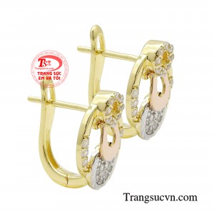 Sản phẩm là một trong những sự lựa chọn hàng đầu hoàn hảo giúp phái nữ thể hiện phong cách, đẳng cấp, sang trọng, hay sức hút rất riêng của mình.