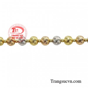 Lắc bi là món quà dành tặng cho người thân, bạn bè hay chính  bản thân mình.