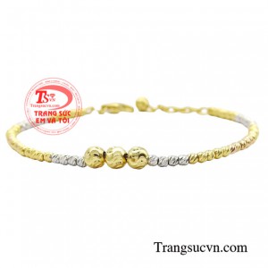  Lắc chân bi mang đến sự thanh lịch, nhẹ nhàng nhưng cũng không kém phần nổi bật.