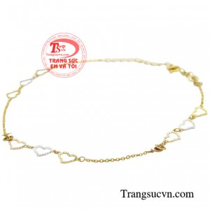 Món trang sức này còn giúp cổ chân của các cô nàng thêm phần duyên dáng, nữ tính .