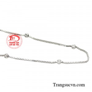 Ngoài ra, lắc chân vàng trắng 10K còn mang lại sắc đẹp cho đôi chân thêm xinh xắn, thu hút ánh nhìn của đối phương.