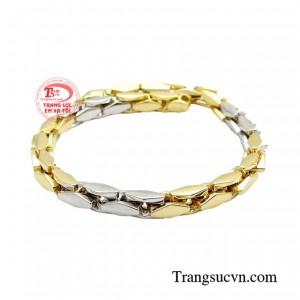 . Chất liệu vàng Ý cao cấp mang đến sự an toàn cho da, không gây kích ứng, phù hợp với mọi loại da, kể cả da nhạy cảm.