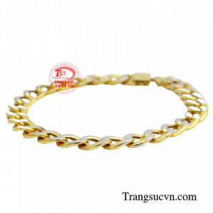 Mẫu lắc được đầu tư kỹ lưỡng từ phần thiết kế cho tới phần chế tác..