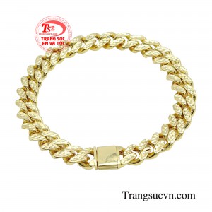 Móc khóa bấm chắc chắn dễ dàng điều chỉnh khi đeo hoặc tháo.