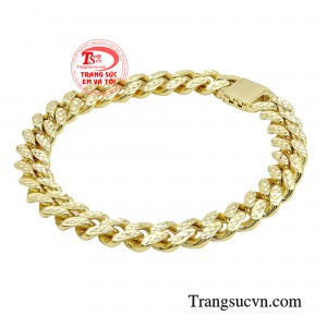 Thiết kế sang trọng nhưng không kém phần mạnh mẽ, bí ẩn. 