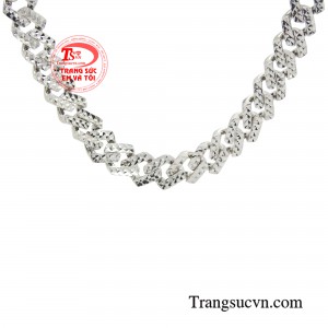 Nếu quý ông mong muốn sở hữu một chiếc lắc tay đơn giản nhưng không kém phần nam tính và sang trọng thì không thể bỏ qua món phụ kiện này.