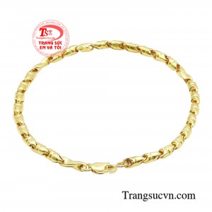 Thiết kế này đã khẳng định được vị thế của mình trong lòng tín đồ yêu chuộng phụ kiện.