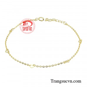 Lắc tay quý cô kiều diễm là một bảo bối vô cùng quan trọng để thể hiện nét quyến rũ, giúp tô điểm thêm khí chất của người phụ nữ. 