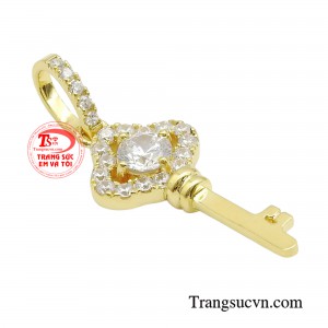 Và hơn hết là bạn muốn khóa chặt những ký ức đẹp mãi bên mình, khóa hình ảnh của mình trong tim người mình thương yêu.