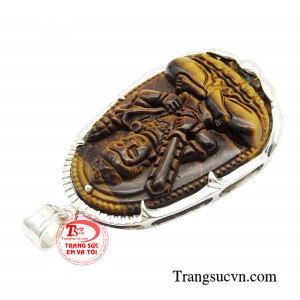 Hư Không Tạng Bồ Tát độ mạng cho người sinh năm Sửu và Dần.