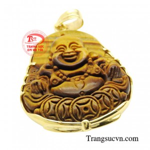 Mỗi đường nét trên khuôn mặt Phật đều được chạm khắc tỉ mỉ, thể hiện sự uy nghi, từ bi và thanh tịnh.