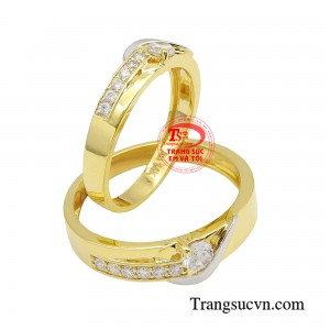 Đôi nhẫn cưới này sẽ là một phần của cuộc hành trình tình yêu, là biểu tượng cho tình cảm và cam kết với người bạn đời.