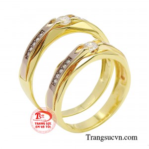 Hãy để đôi nhân cưới vàng tây thủy chung tạo nên nốt ngân đầy cảm xúc cho bản hòa tấu tình yêu của đôi bạn nhé.