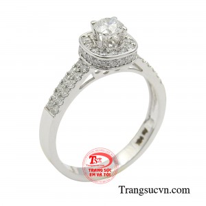 Nhẫn kim cương kiêu sa mang hơi thở hoàng gia, sang trọng và quý phái