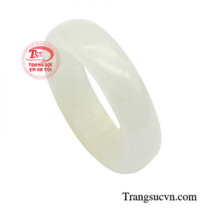 Mỗi viên ngọc mang một màu sắc và vân đá riêng biệt, ẩn chứa những bí ẩn và năng lượng thu hút riêng.