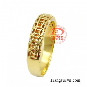 Nhẫn nữ kim tiền vàng tây được làm từ chất liệu vàng 18k có độ bền đẹp cao.