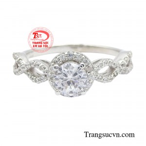 Và một chiếc nhẫn vàng trắng nữ tinh tế, thanh lịch sẽ là mảnh ghép không thể thiếu dành cho nàng hiện đại.