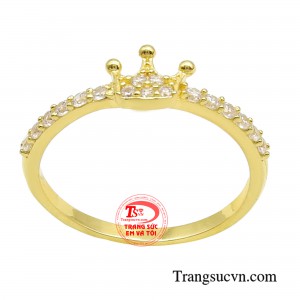 Nhờ được lấy cảm hứng từ chiếc vương miện hoàng gia, sản phẩm như tôn lên sự sang trọng cho người sở hữu.