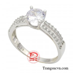 Mẫu nhẫn chẳng cầu kỳ nhưng tỏa sáng qua năm tháng.