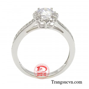 Mà còn là ngôn ngữ thời trang mà nàng sử dụng để giao tiếp với mọi người xung quanh, giúp nàng bày tỏ mình với thế giới. 