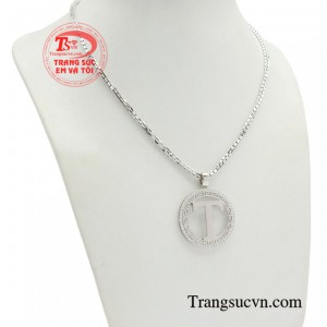 Vàng trắng là sự lựa chọn hoàn hảo cho những những người đàn ông yêu thích vẻ đẹp tinh tế và thanh lịch nhưng không kém phần lịch lãm, phong độ.