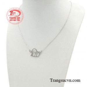 Thiết kế mặt dây chuyền chữ OT sẽ đều mang nét đẹp riêng và ẩn chứa một câu chuyện ý nghĩa đằng sau đó.