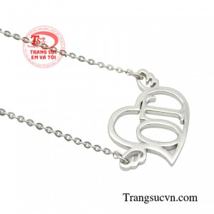 Chính vì vậy mà chiếc dây chuyền này là món quà rất phù hợp dành tặng cho những người thân yêu.