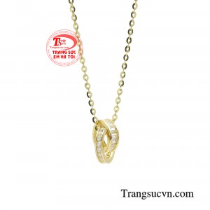 Không những vậy sản phẩm còn là phụ kiện làm đẹp yêu thích tôn lên nét đẹp kiêu sa, quyến rũ của người phụ nữ.