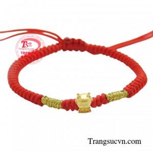 Dây tết charm vàng ta tuổi thìn để dành tặng cho các em bé thể hiện sự đáng yêu và dễ thương.