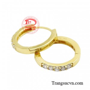 Hoa tai phong cách thời trang giúp nàng đeo hàng ngày để tô điểm thêm vẻ đẹp cho bản thân hoặc cho các dịp đặc biệt như: dự tiệc, đi chơi, đi làm.