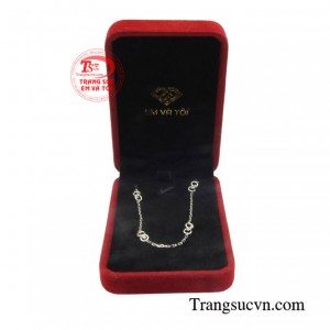 Sản phẩm được giao hàng toàn quốc.