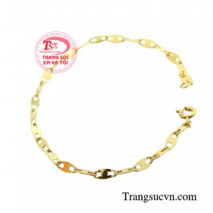 Việc lựa chọn lắc tay cho bé đầy tháng mang nhiều ý nghĩa tích cực và mang theo mong ước của cha mẹ rằng những điều tốt đẹp sẽ đến với con.