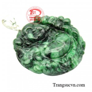 Sản phẩm mặt phật giúp người đeo không chỉ đẹp về mặt thẩm mỹ mà còn mang ý nghĩa phong thủy sâu sắc mang đến năng lượng tích cực, thu hút tài lộc, bình an và sức khỏe cho người sở hữu.
