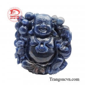 Mặt phật di lặc sapphire hộ mệnh giúp vơi bớt sự lo âu và gia tăng vận may cũng như sức khỏe. 