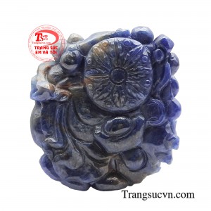 Nếu bạn đang tìm kiếm một món quà đặc biệt để tặng cho người thân yêu, mặt dây chuyền Phật Di Lặc đá Sapphire sẽ là lựa chọn hoàn hảo để thể hiện tình yêu, sự chăm sóc và đem may mắn tới cho người nhận. 