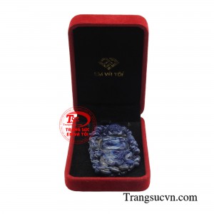 Đức Phật Di Lặc còn có chiếc bụng bự mang ý nghĩa giúp cho con người thuận lợi trong đường con cái. 