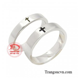 Nhẫn cưới thánh giá ban phước  không chỉ là món đồ trang sức đơn thuần mà còn là biểu tượng của tình yêu vĩnh cửu và niềm tin mãnh liệt.