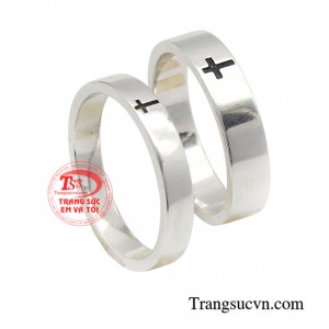 Hình thánh giá trên nhẫn tượng trưng cho sự hy sinh, lòng vị tha và tình yêu thương vô bờ bến của Chúa Giê-su Kitô dành cho nhân loại.