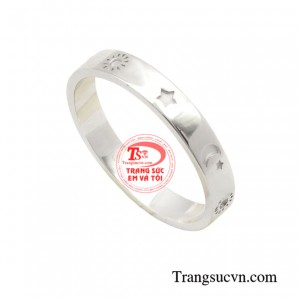 Cùng với đó, hình mẫu lý tưởng mà các cô nàng hiện đại hướng đến là sự thanh lịch, nữ tính, chỉn chu cả vẻ bề ngoài lẫn vẻ đẹp tâm hồn luôn.