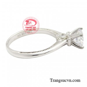 Sản phẩm là món đồ trang sức giúp nàng phối kết hợp với những bộ đồ đi làm, đi chơi, hay các buổi dự tiệc ...