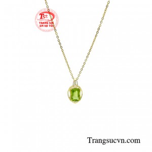 Bộ dây vàng Peridot chính là món đồ hoàn hảo điểm tô vẻ đẹp rạng ngời cho bạn. 