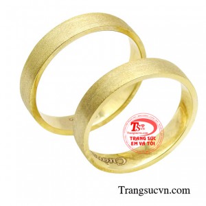 Cặp nhẫn ghi dấu lại câu chuyện trong hành trình hạnh phúc, những khoảnh khắc đáng nhớ của hai người, giúp cho tình cảm của hai bạn được thăng hoa và tạo nên nét đồng điệu trong tâm hồn.