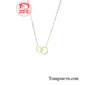 Chắc chắn sẽ là lựa chọn tuyệt vời giúp nàng cân trọn mọi phong cách, dù là thanh lịch hay những bộ cánh quyến rũ nhất, khiến nàng trở thành tâm điểm của mọi ánh nhìn.