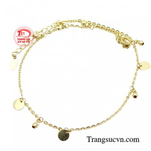 Trong mỗi một sự kiện quan trọng ngoài những bộ quần áo thì chỉ cần có thêm chiếc lắc chân này thì trông bạn đã thực sự quyến rũ và gợi cảm theo phong cách riêng của bản thân mình.