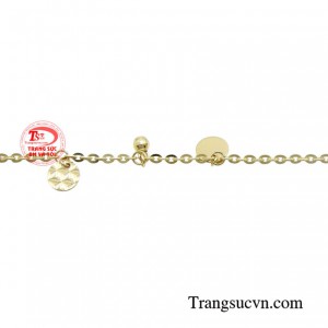 Dù bạn là ai thì cũng hãy tạo cho mình những phong cách thời trang ấn tượng để khẳng định bản thaa, thu hút ánh nhìn từ những người xung quanh.