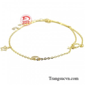 Với những cô nàng yêu thích sự nhẹ nhàng nhưng vẫn toát lên vẻ đẹp cho riêng mình thì chiếc lắc chân này chính là sự lựa chọn cho bạn.