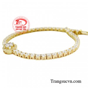 Chiếc lắc tay này biết cách lấy lòng khách hàng bằng vẻ đẹp rất riêng của mình.