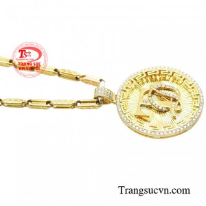 Đối với nam giới đang theo đuổi phong cách phóng khoáng thời thượng nhưng vẫn đủ hiện đại dễ dàng phối cùng trang phục hằng ngày thì đây chắc chắn sẽ là món phụ kiện cần phải có trong tủ đồ.